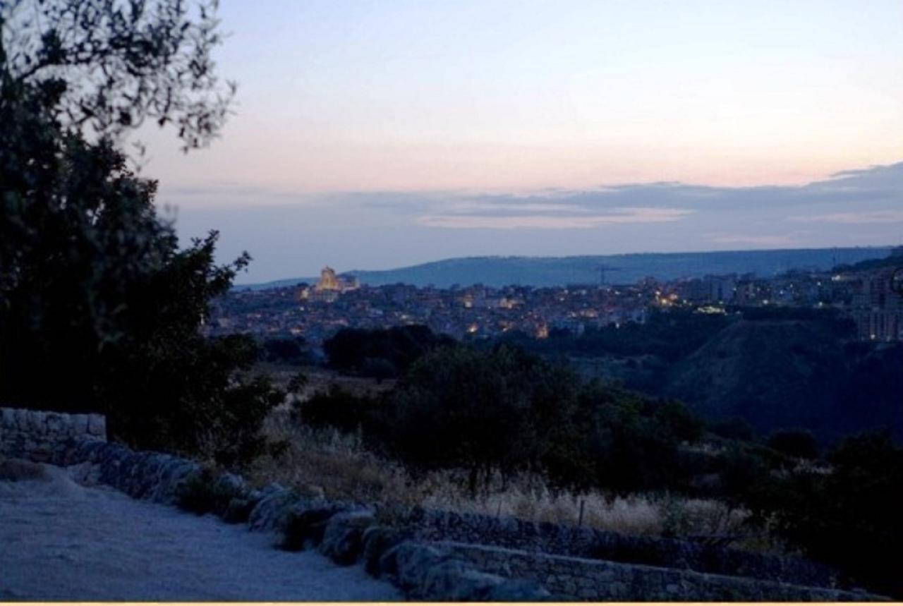Casa Vacanze Modicarte ภายนอก รูปภาพ
